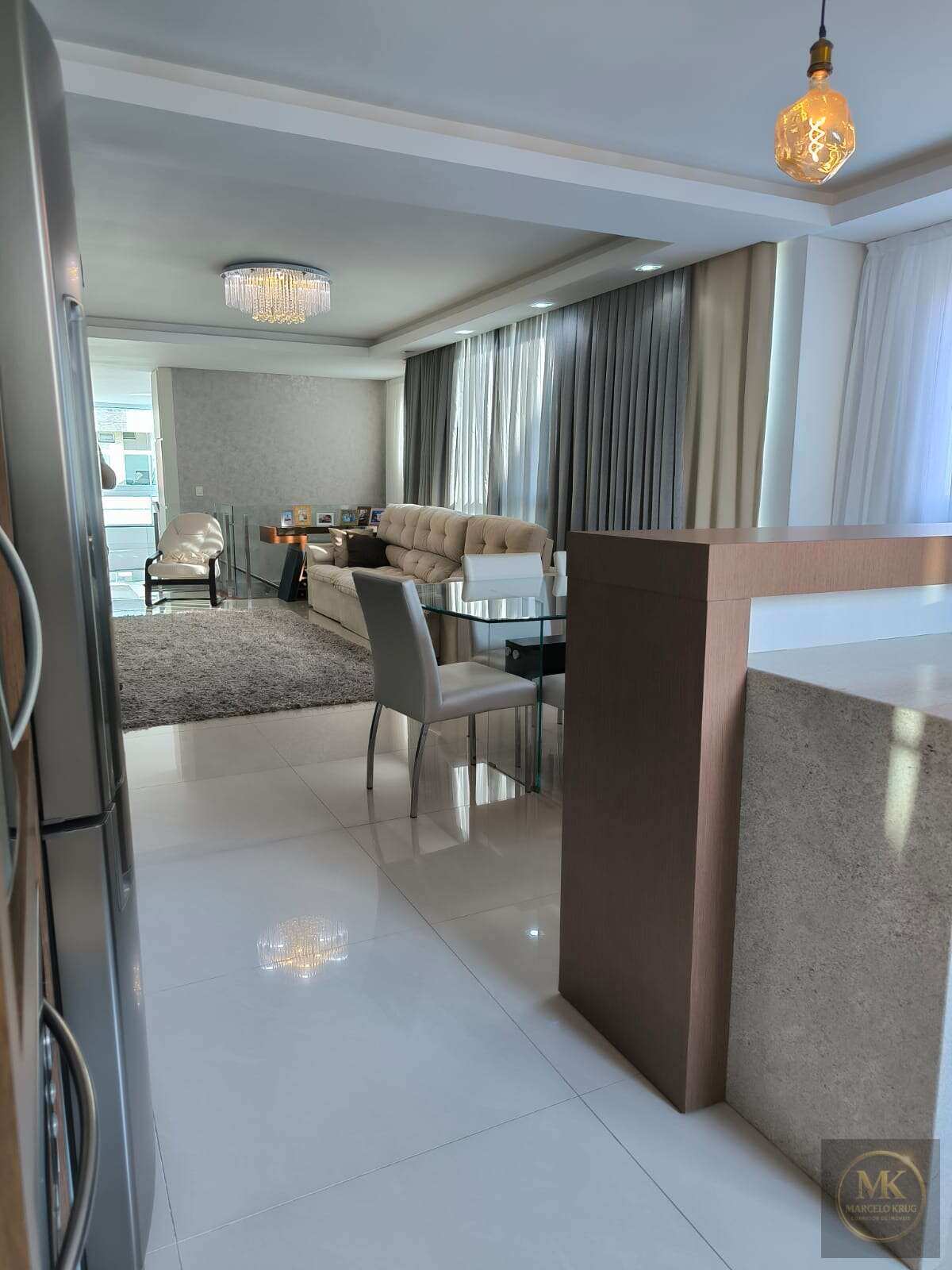 Duplex á Venda com Menor Valor da Região. 4 Suítes 236m2 Privativos Somente R$ 1.998.000,00 em Meia Praia Itapema