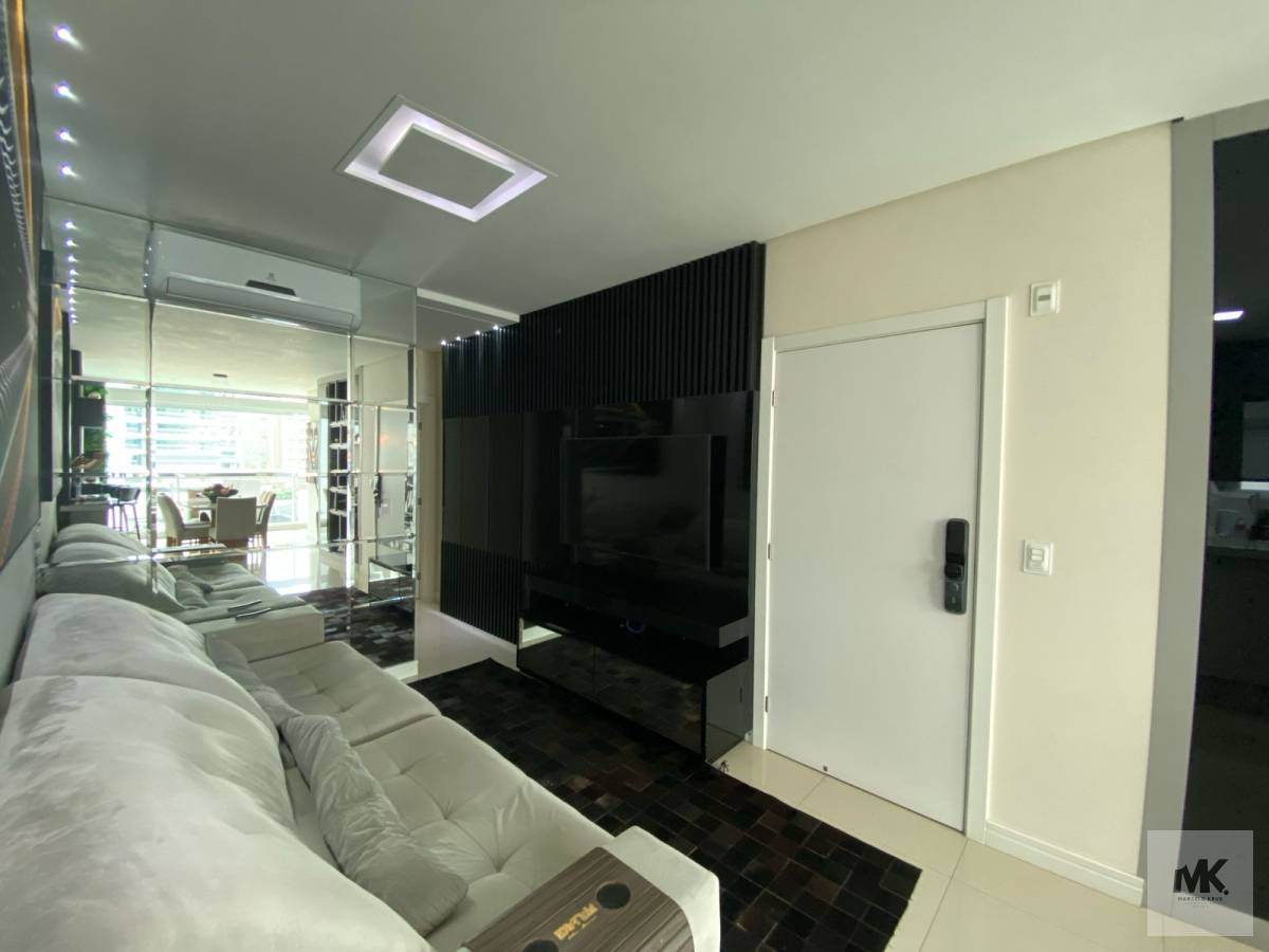 Finamente Mobiliado em Meia Praia - 2 Suítes  + 2 Vagas - R$ 1.400.000,00 Entrada 50%  Saldo Facilitado ate 60 X - Marcelo Krug Corretor de Imóveis