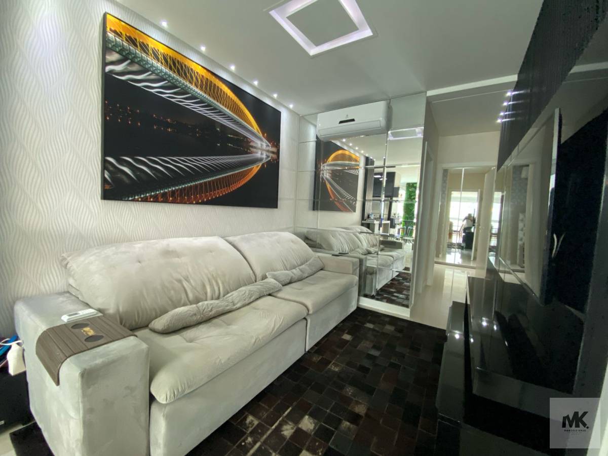 Finamente Mobiliado em Meia Praia - 2 Suítes  + 2 Vagas - R$ 1.400.000,00 Entrada 50%  Saldo Facilitado ate 60 X - Marcelo Krug Corretor de Imóveis