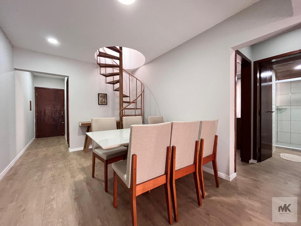 Bela Oportunidade cobertura duplex bem localizada em Meia Praia mobiliada com 4 dormitórios Sendo 2 Suítes á 240 metros do Mar Itapema - Marcelo Krug Corretor de Imóveis