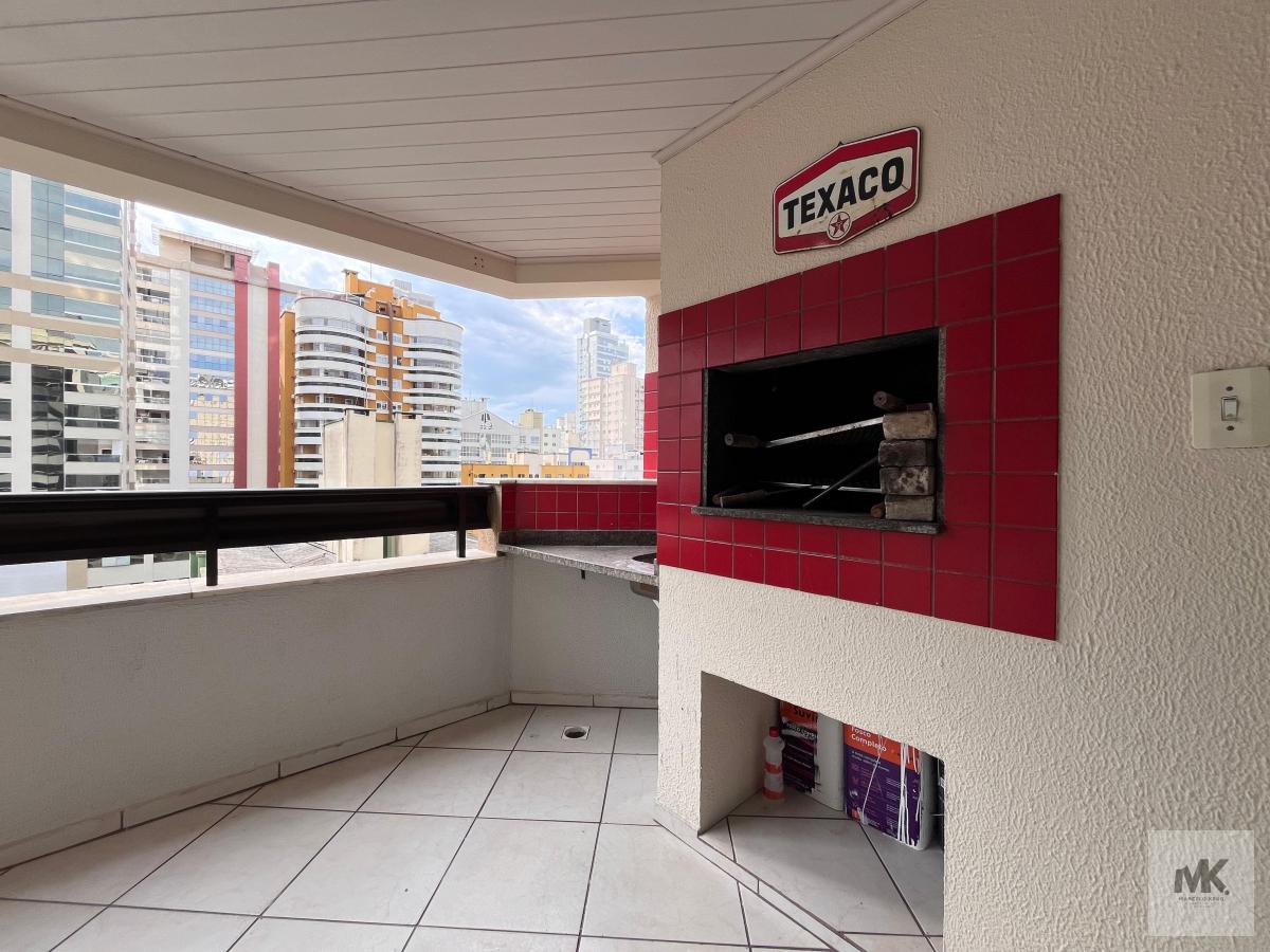 Bela Oportunidade cobertura duplex bem localizada em Meia Praia mobiliada com 4 dormitórios Sendo 2 Suítes á 240 metros do Mar Itapema - Marcelo Krug Corretor de Imóveis