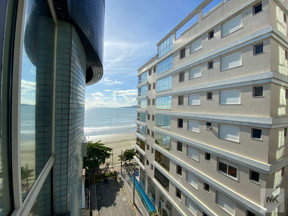 Quadra Mar com 3 suítes + 2 Vagas de Garagem em Meia Praia Valor abaixo de Mercado Próximo ao Pier,Roda Gigante e os Molhes. - Marcelo Krug Corretor de Imóveis