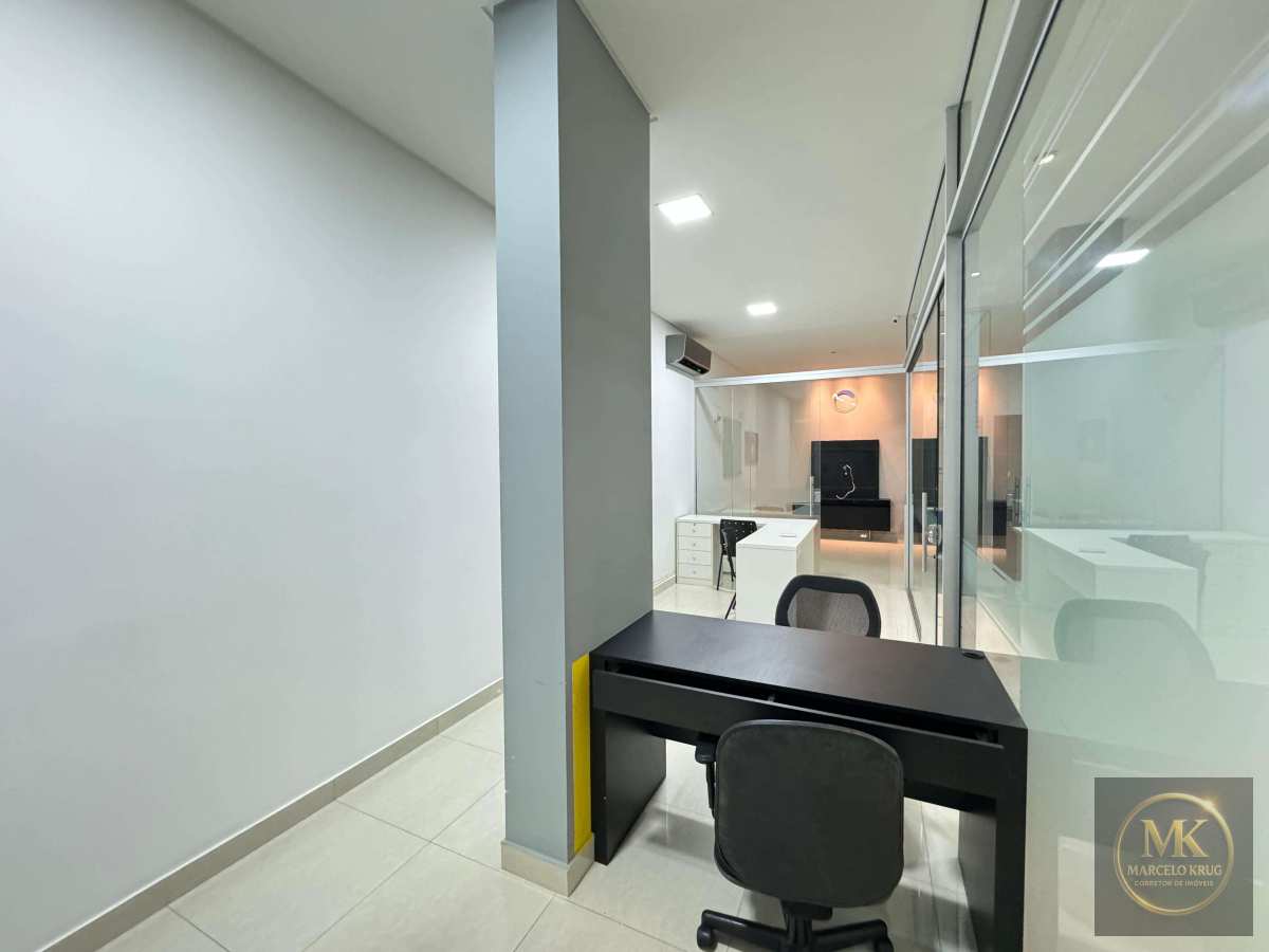 Sala Comercial á Venda 113.00m2 Privativos + 1 Vaga Garagem Pagamento Facilitado Direto Proprietário em Meia Praia Itapema SC - Marcelo Krug Corretor de Imóveis