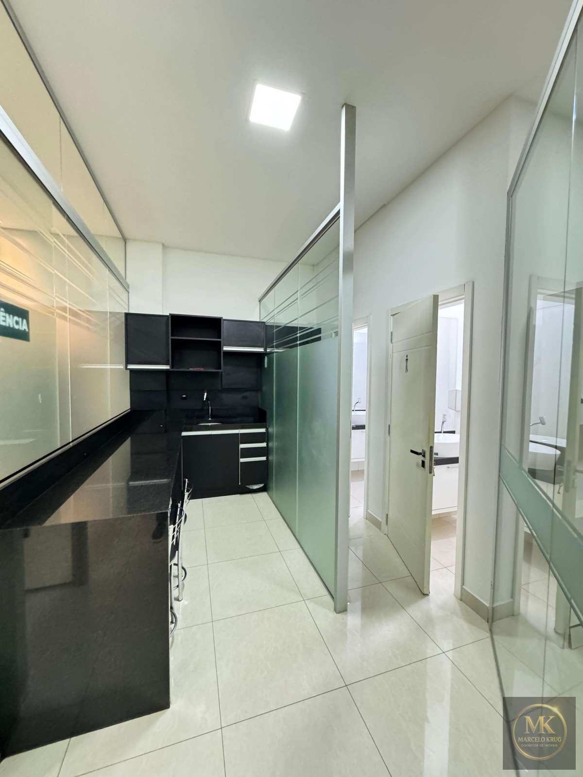 Sala Comercial á Venda 113.00m2 Privativos + 1 Vaga Garagem Pagamento Facilitado Direto Proprietário em Meia Praia Itapema SC - Marcelo Krug Corretor de Imóveis