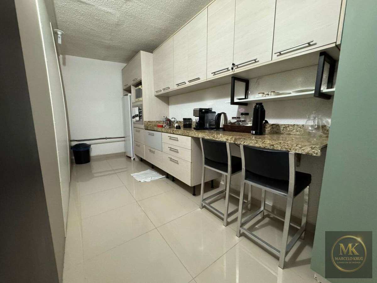 Sala Comercial á Venda 127.00 m2 Privativos Ótima Localização em Meia Praia Itapema Pagamento Facilitado com Proprietário - Marcelo Krug Corretor de Imóveis