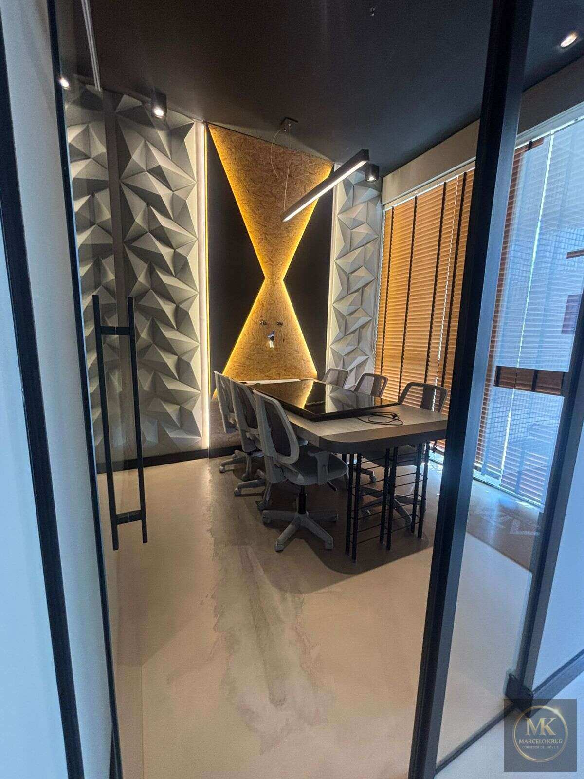 Venda de Ponto Comercial R$ 150.000 Meia Praia  Av. Nereu Ramos 85m² Sala Mobiliada Fica todos moveis 4.000 aluguel - Marcelo Krug Corretor de Imóveis