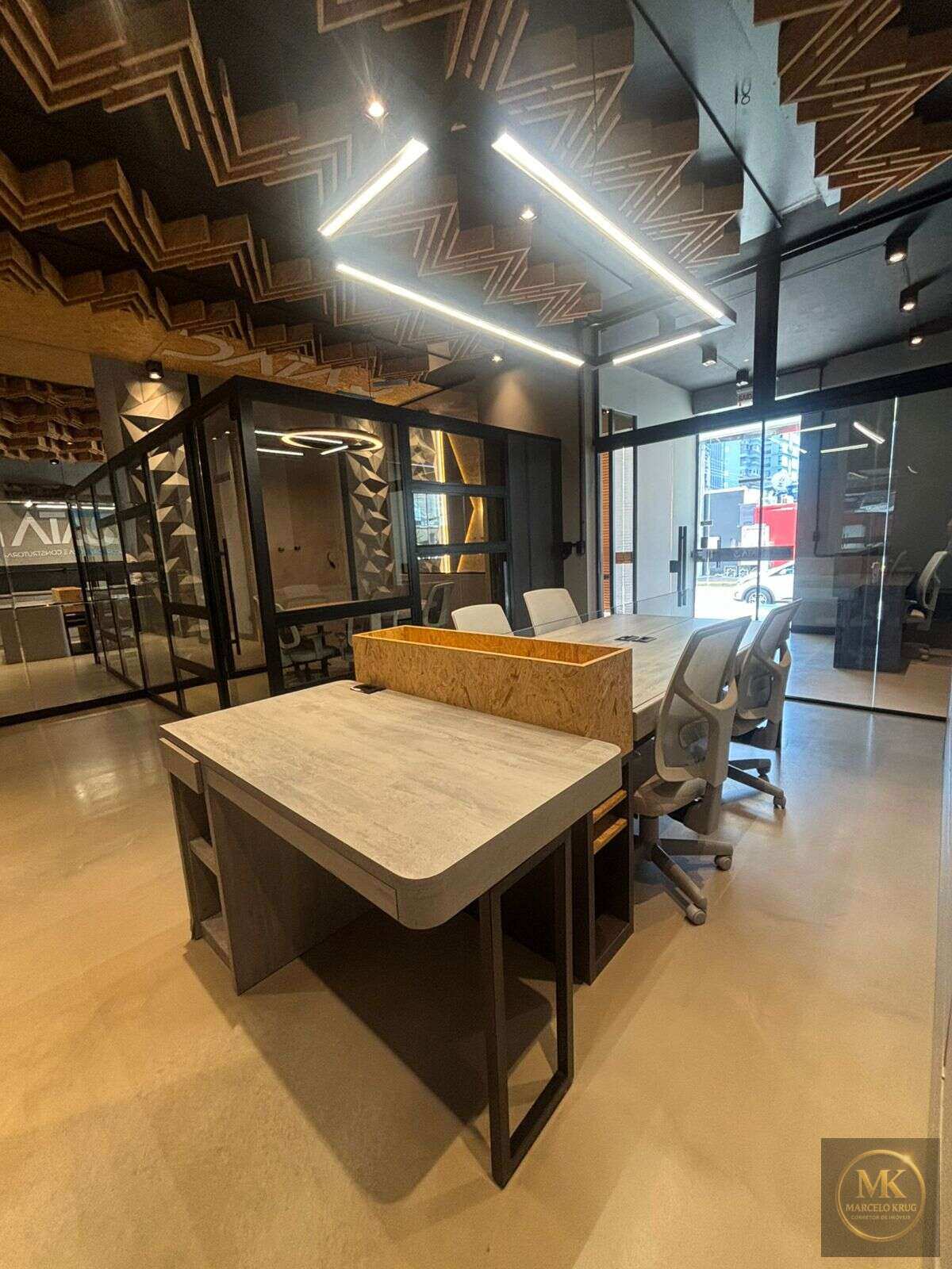 Venda de Ponto Comercial R$ 150.000 Meia Praia  Av. Nereu Ramos 85m² Sala Mobiliada Fica todos moveis 4.000 aluguel