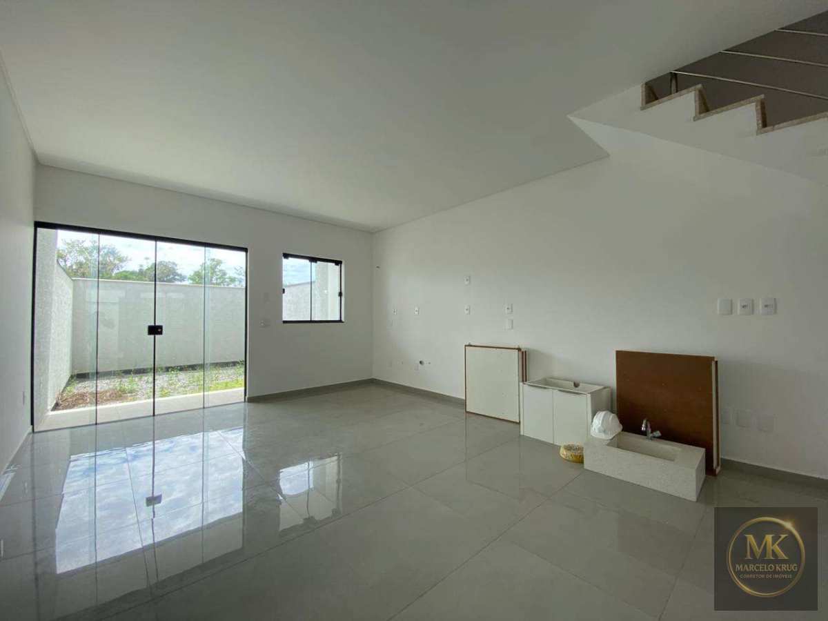 Sobrado á Venda 2 suítes 1 vaga de Garagem em Porto Belo Sc Pagamento Direto com Proprietário - Marcelo Krug Corretor de Imóveis