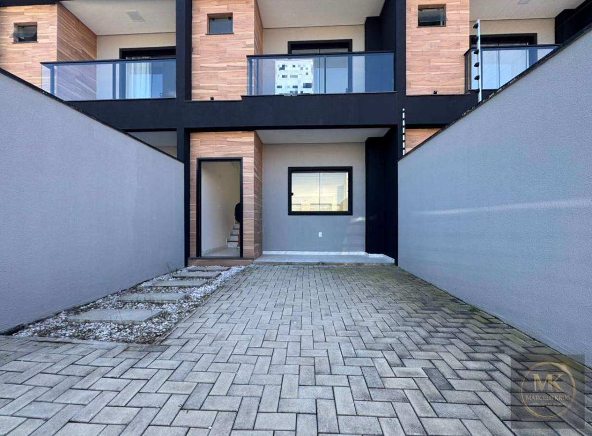 Sobrado á venda 3 Dormitórios Sendo 1 suíte 114m2 Privativos  + 1 Vagas  Pagamento Direto Proprietário em Morretes Itapema - Marcelo Krug Corretor de Imóveis