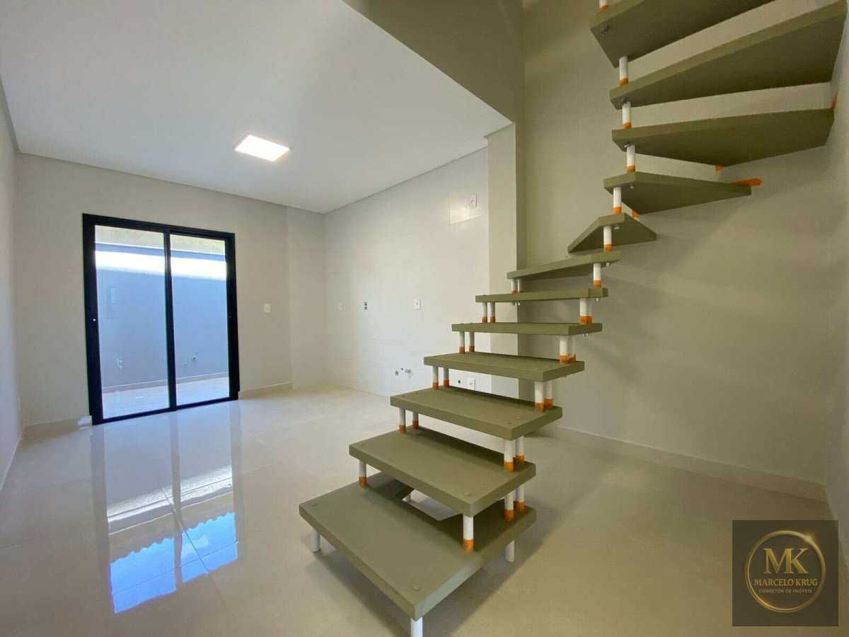 Sobrado à Venda, 2 Suítes no  Sertão do Trambudo, 108.00m² Privativos Pagamento Facilitado Direto com Proprietário - Marcelo Krug Corretor de Imóveis