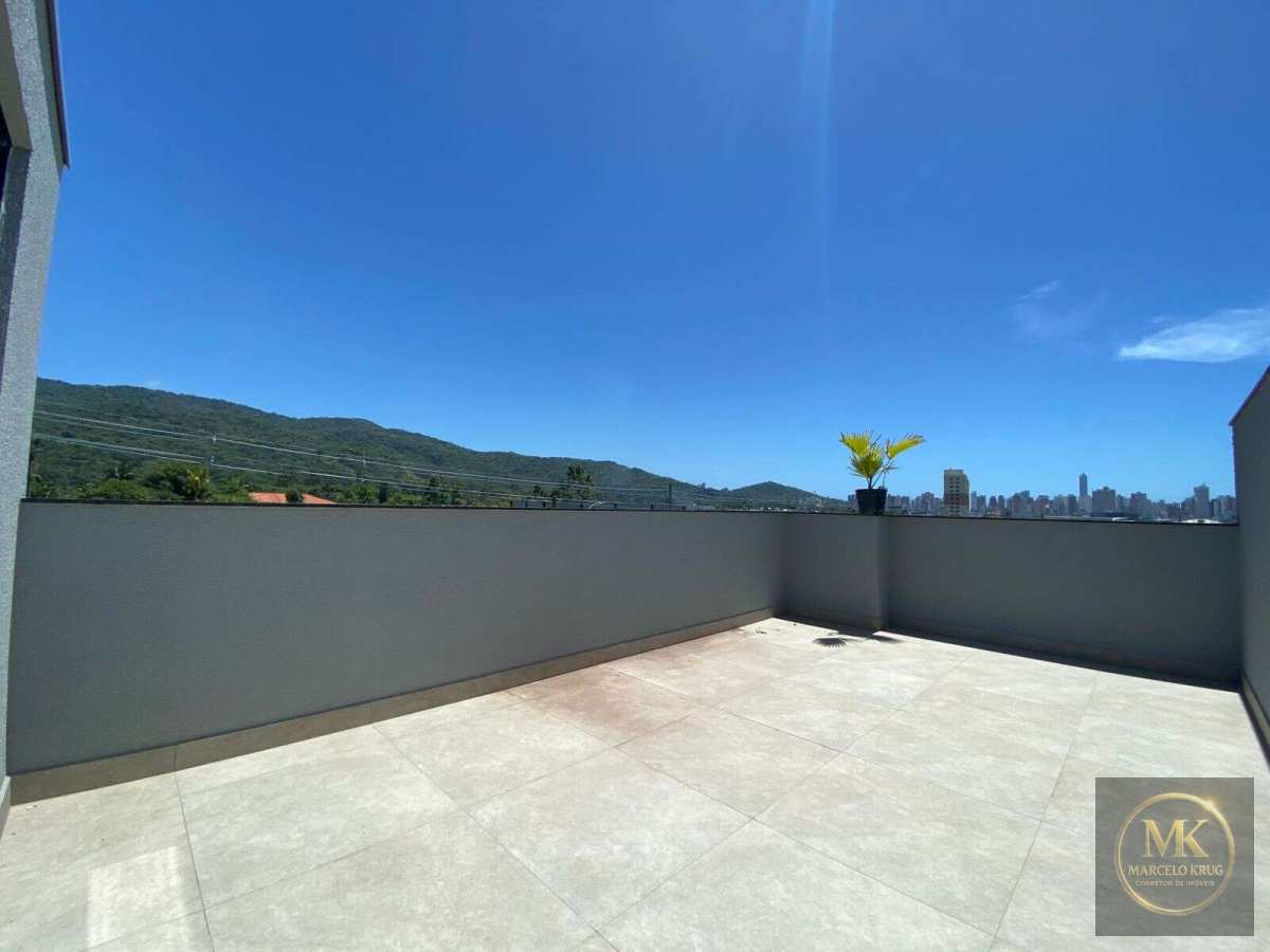 Sobrado à Venda, 2 Suítes no  Sertão do Trambudo, 108.00m² Privativos Pagamento Facilitado Direto com Proprietário - Marcelo Krug Corretor de Imóveis