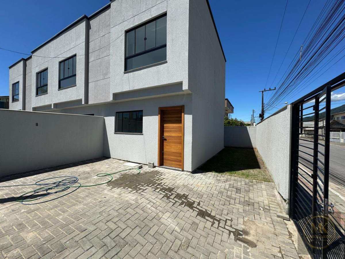 Sobrado Geminado á Venda 2 Dormitórios Sendo 1 suíte 70m2 Privativos Bairro Morretes Itapema - Marcelo Krug Corretor de Imóveis