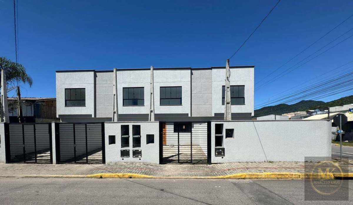 Sobrado Geminado á Venda 2 Dormitórios Sendo 1 suíte 70m2 Privativos Bairro Morretes Itapema - Marcelo Krug Corretor de Imóveis