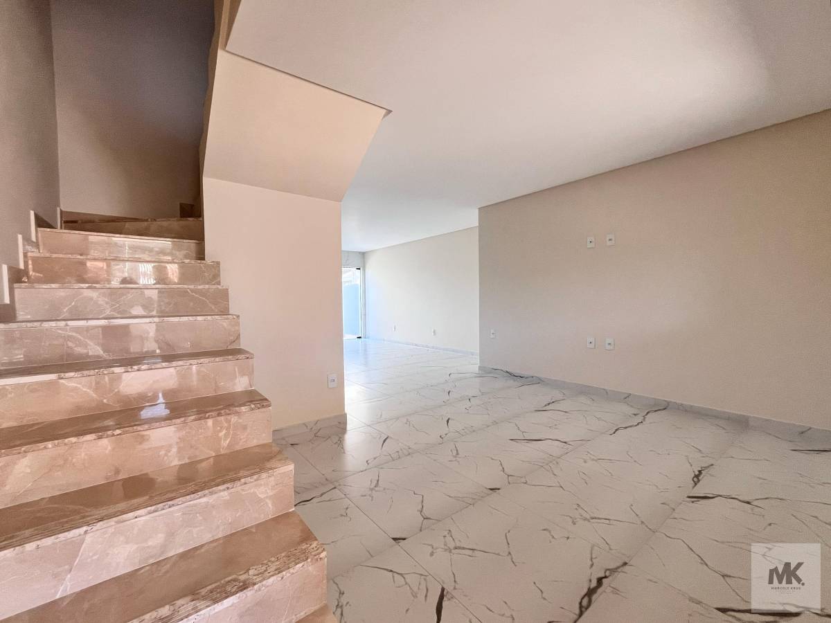 Vendo Sobrado Geminado em Itapema Bairro Morretes, com 3 Dormitórios sendo 2 Suítes  132.00m² Novo Sem Mobilia. - Marcelo Krug Corretor de Imóveis