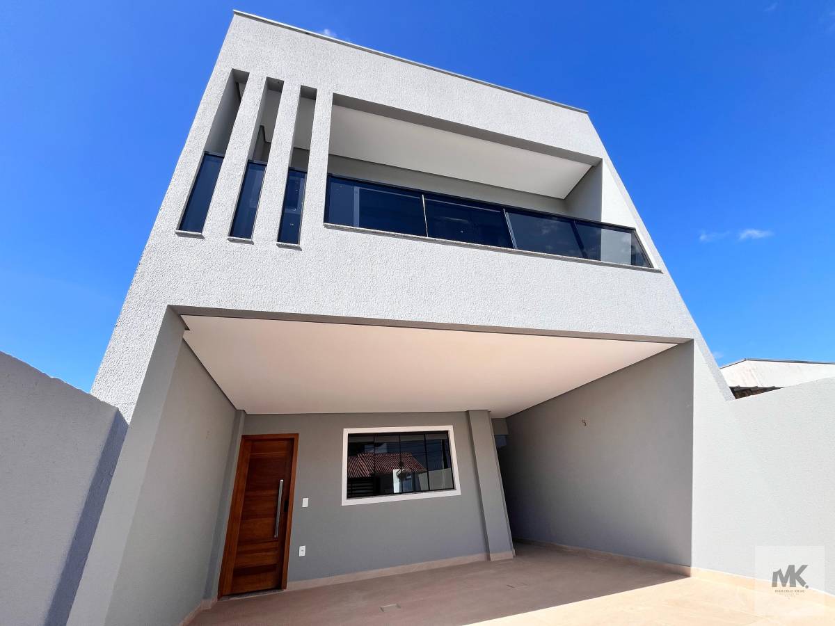 Vendo Sobrado Geminado em Itapema Bairro Morretes, com 3 Dormitórios sendo 2 Suítes  132.00m² Novo Sem Mobilia.