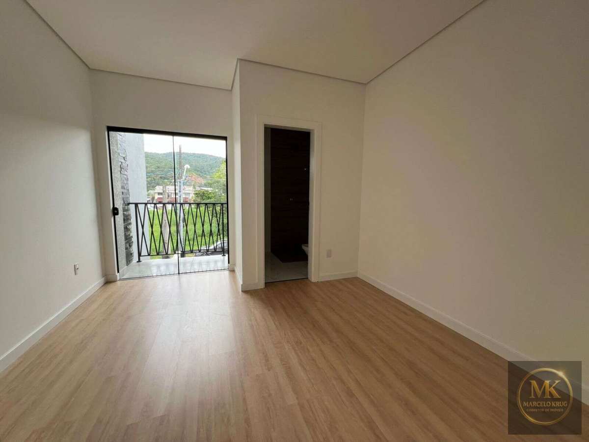 Sobrado Novo à venda em Itapema, Morretes, com 2 suítes, 70m² - Marcelo Krug Corretor de Imóveis