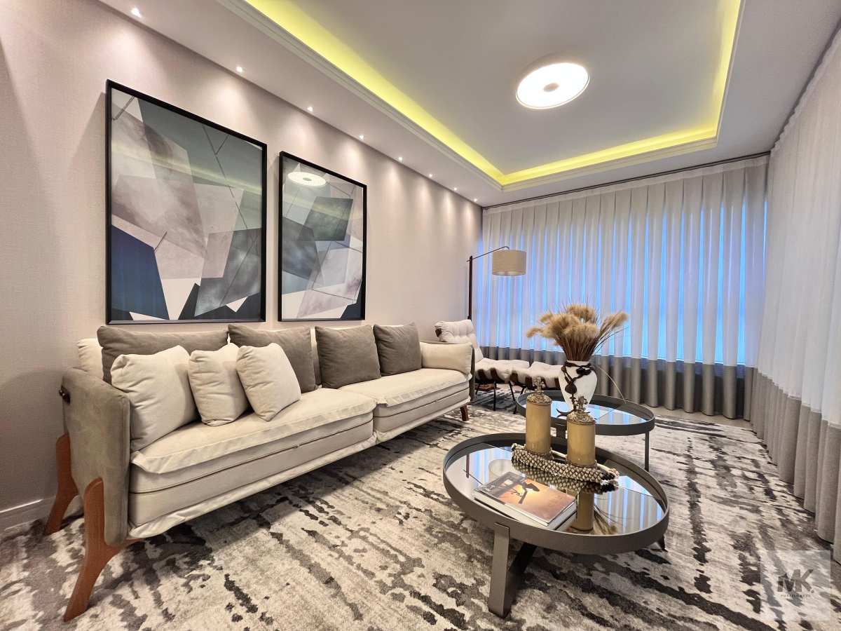 Vendo Apartamento com 319.00 m2 Privativos  4 Suítes duas com Hidro + 2 Vagas + Lazer Completo Pagamento Facilitado