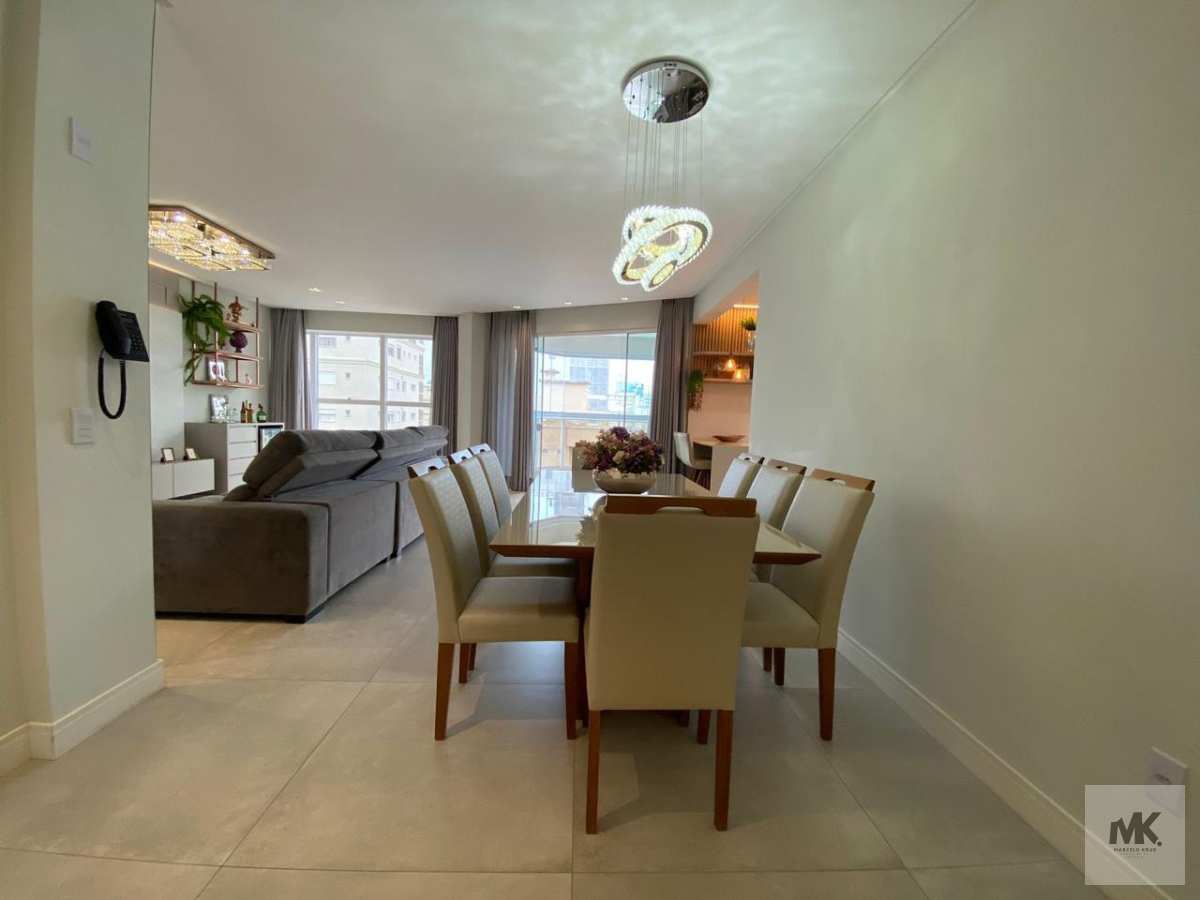 Vendo Apartamento com 4 Suítes + 4 vagas de Garagem com 188.00m2 Privativos em Meia Praia - Marcelo Krug Corretor de Imóveis