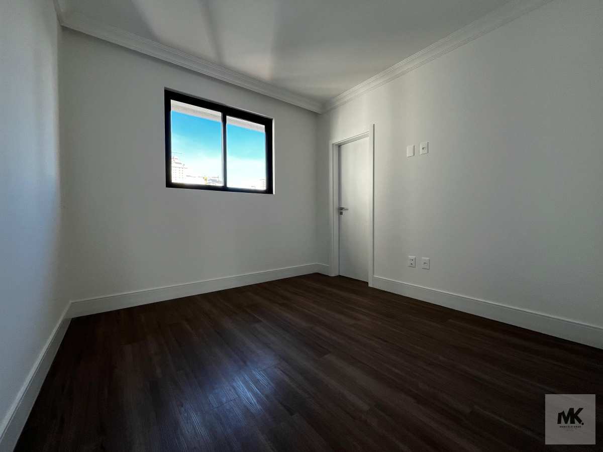 Vendo Apartamento Novo com 3 Suítes em Meia Praia sem Mobília Pagamento Facilitado Direto com Dono. - Marcelo Krug Corretor de Imóveis
