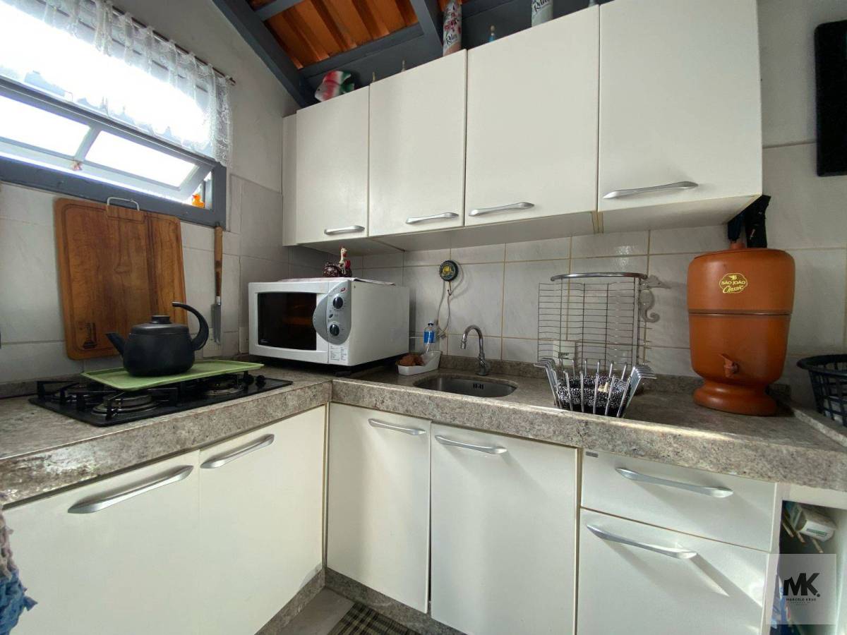 Vendo Casa em Porto Belo com 3 Dormitórios Sendo 1 suíte + 3 Vagas de Garagem Pagamento Facilitado. - Marcelo Krug Corretor de Imóveis