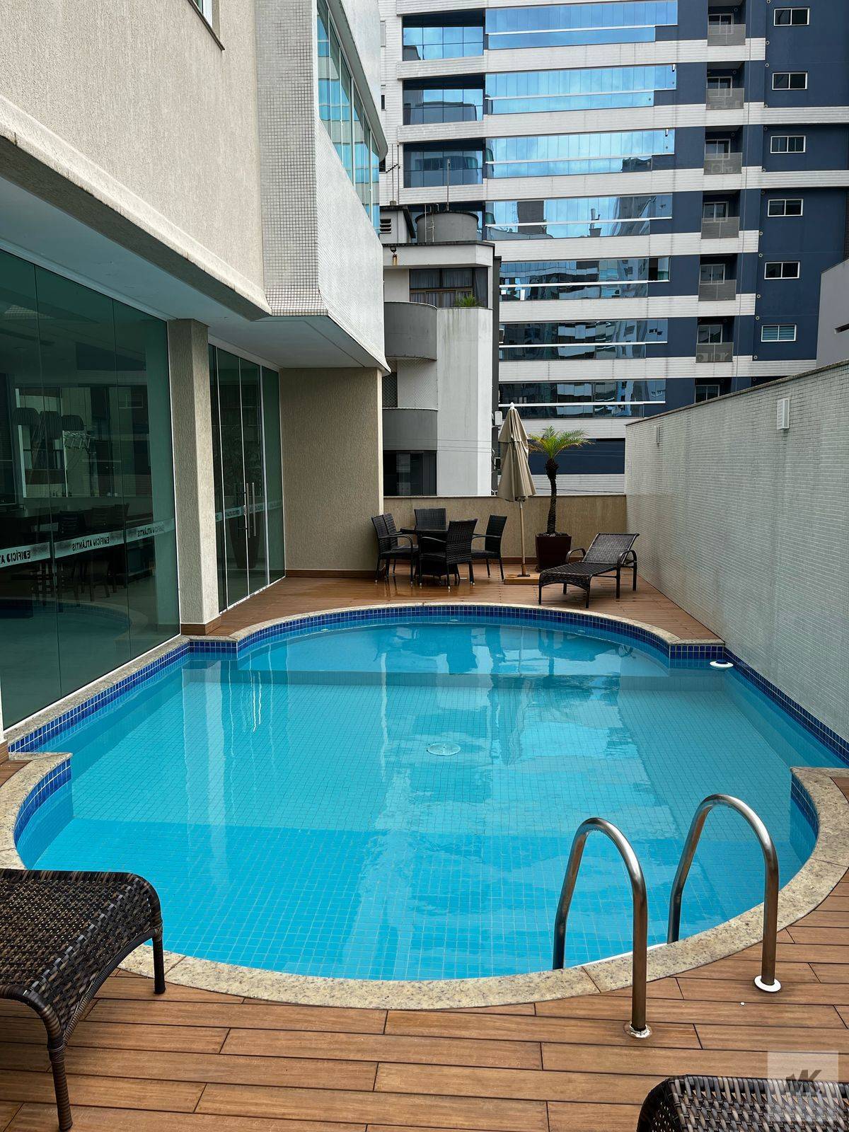 Vendo Cobertura Quadra Mar em Meia Praia 4 Suítes + 3 vagas de garagem Pagamento facilitado Direto com dono. - Marcelo Krug Corretor de Imóveis