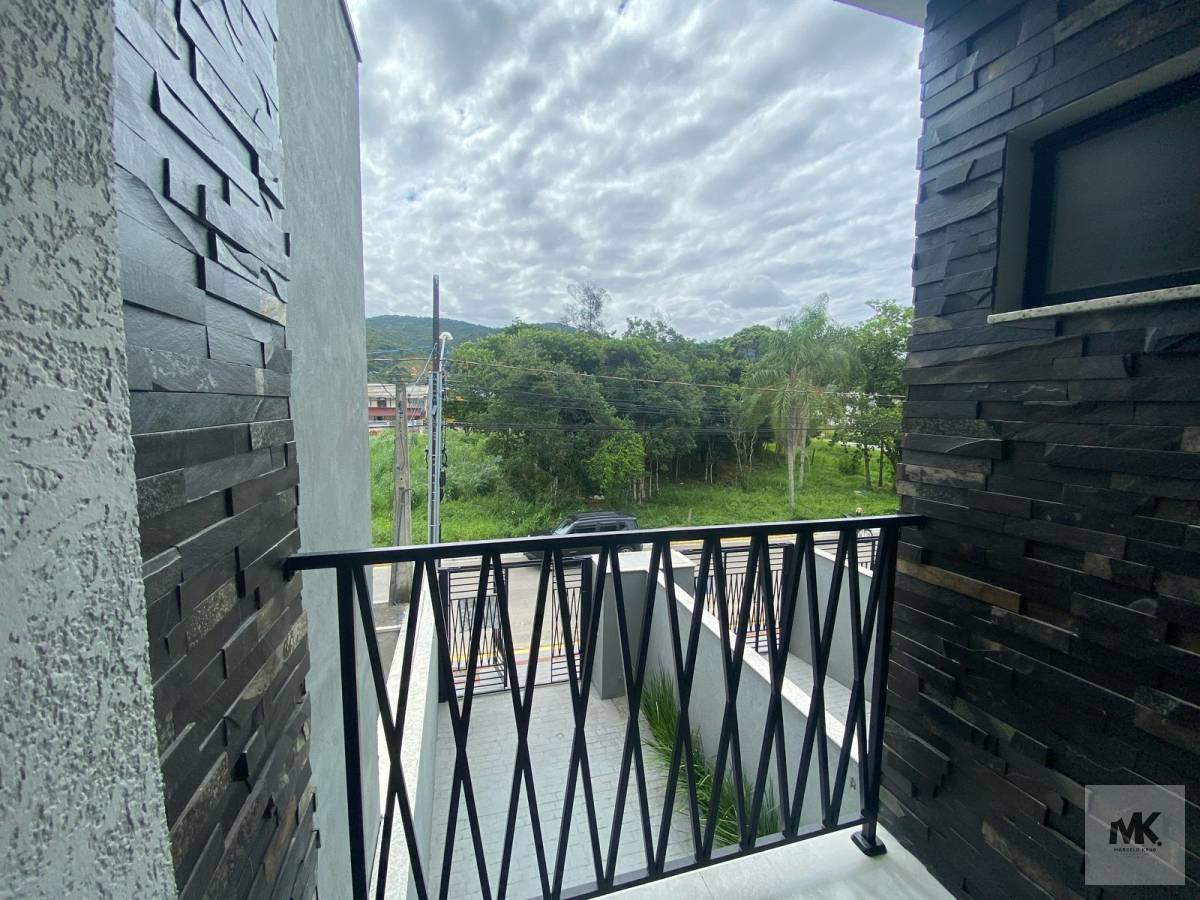 Vendo Sobrado 2 Suítes + 1 Vaga de Garagem R$ 590.000,00   no Bairro Morretes Itapema Sc - Marcelo Krug Corretor de Imóveis