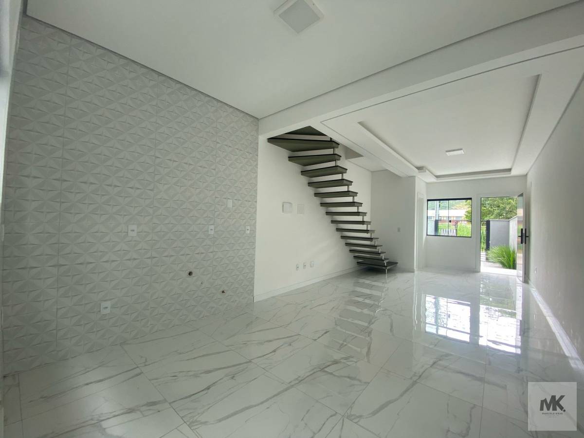 Vendo Sobrado 2 Suítes + 1 Vaga de Garagem R$ 590.000,00   no Bairro Morretes Itapema Sc - Marcelo Krug Corretor de Imóveis