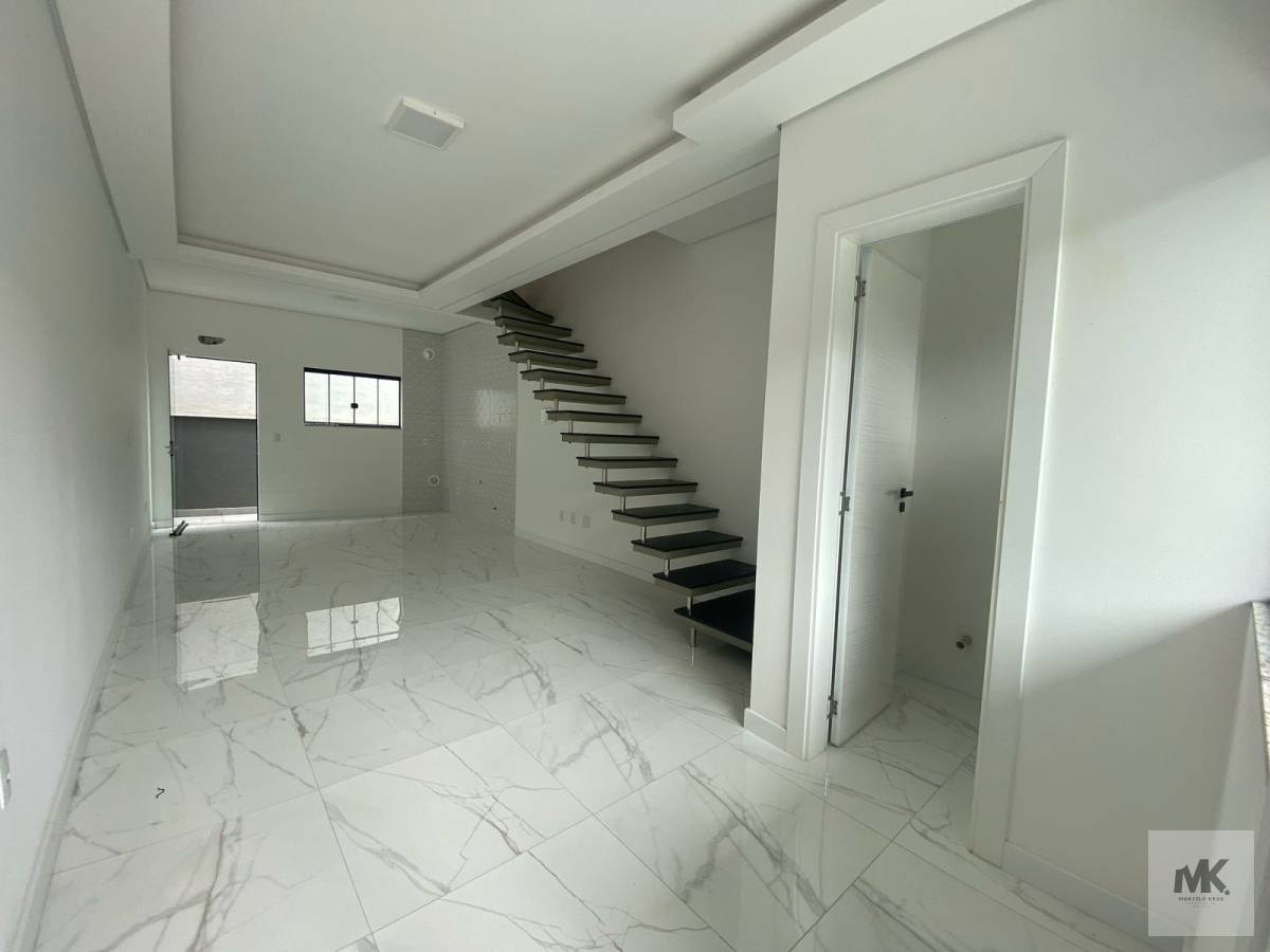 Vendo Sobrado 2 Suítes + 1 Vaga de Garagem R$ 590.000,00   no Bairro Morretes Itapema Sc - Marcelo Krug Corretor de Imóveis